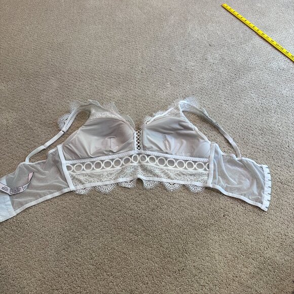 Victoria's Secret Dream Angels Lace Crochet Bralette White Nude Sexy Boho MEDIUM - Picture 6 of 12